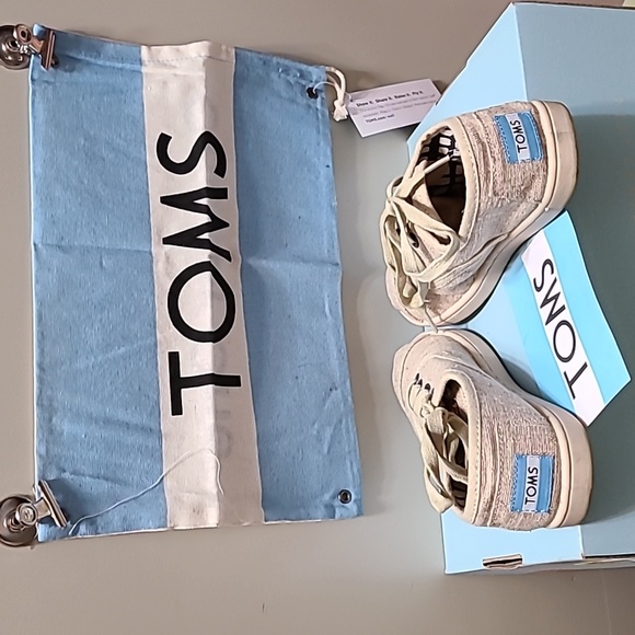 Toms Boys size 1 Burlap shoes, tan - Picture 4 of 7